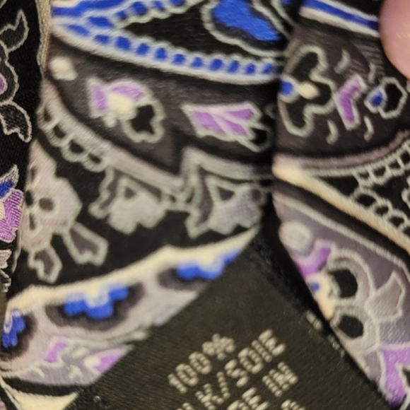 Men's 100% silk necktie Purple paisley Design 58" L - Picture 5 of 8